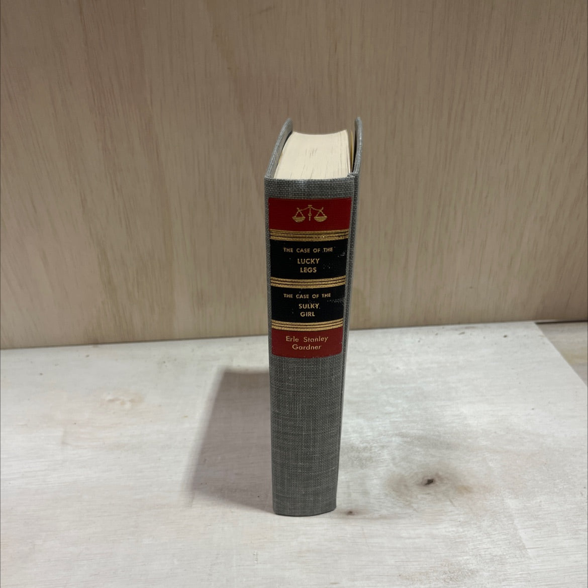 the case of the lucky legs book, by erle stanley gardner, 1962 Hardcover